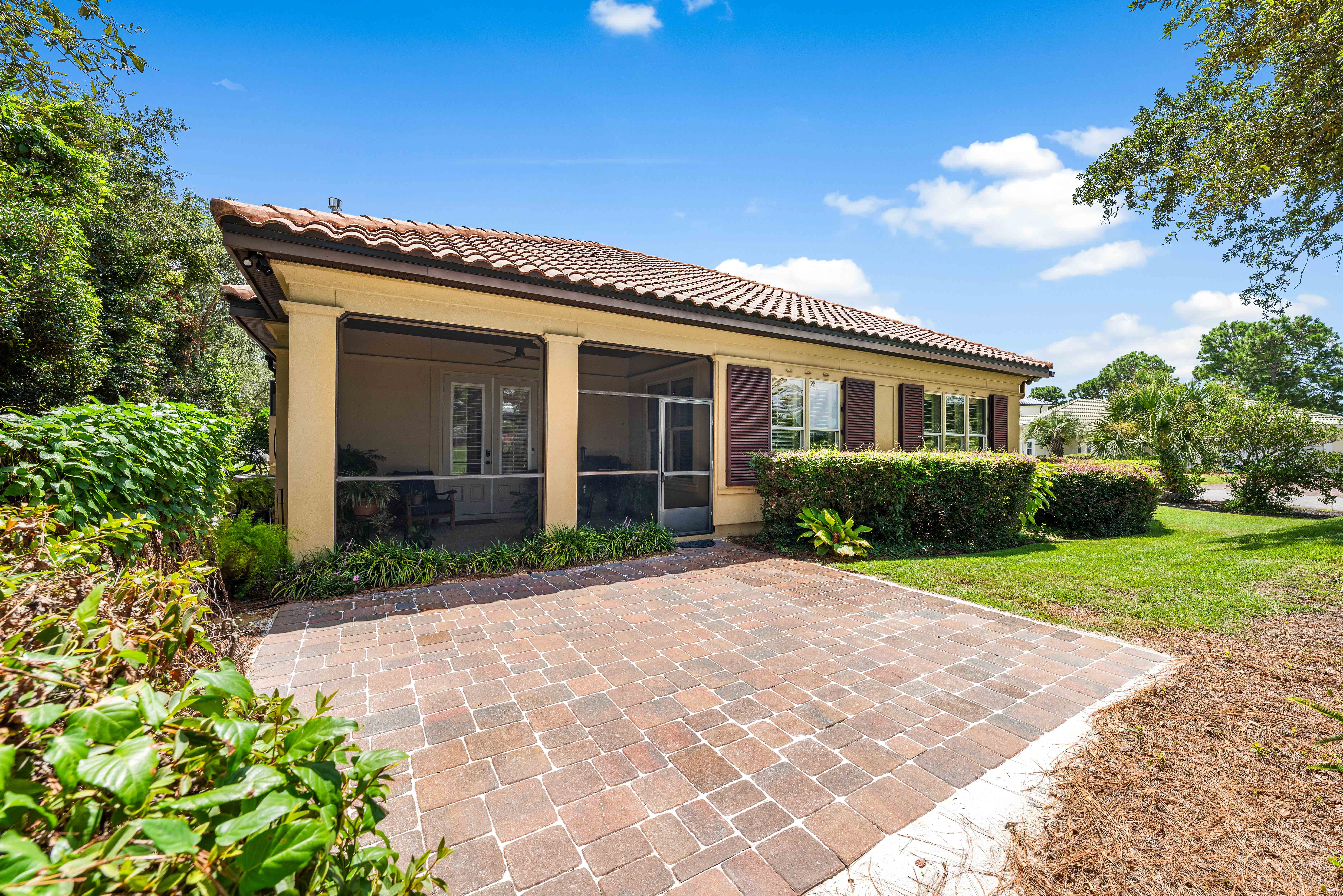  Updated Golf Course Home with Private Courtyard Retreat - 物件實景