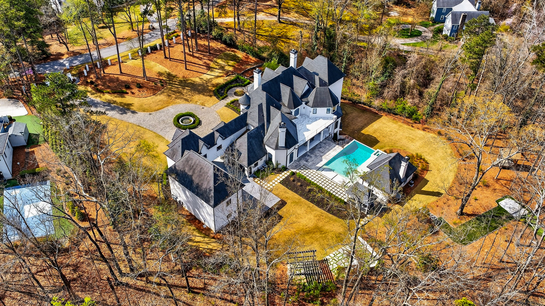  Exceptional Gated Estate with Resort-caliber Grounds - 物件實景