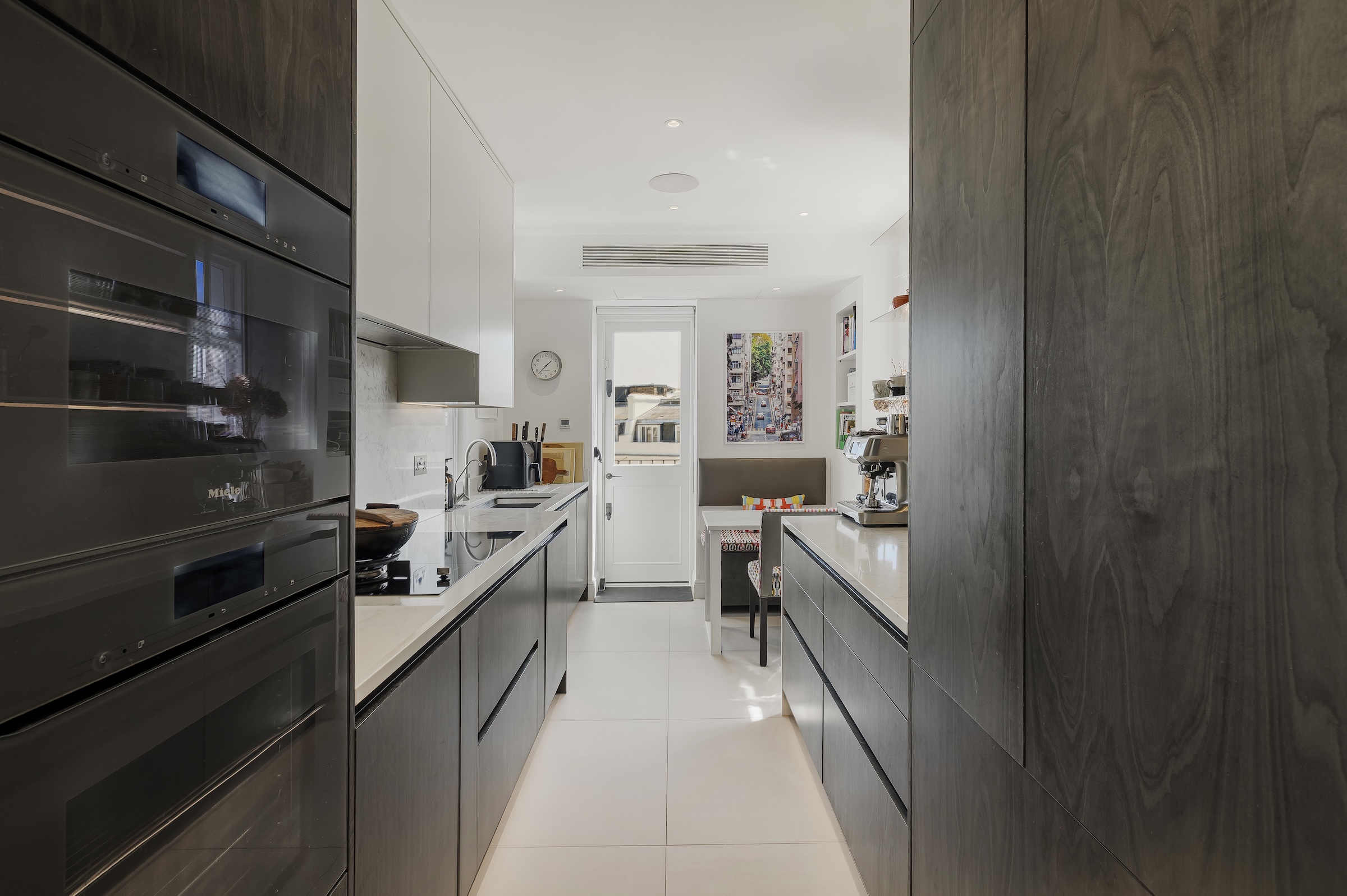  An immaculately finished lateral apartment overlooking Gloucester Square - 物件實景