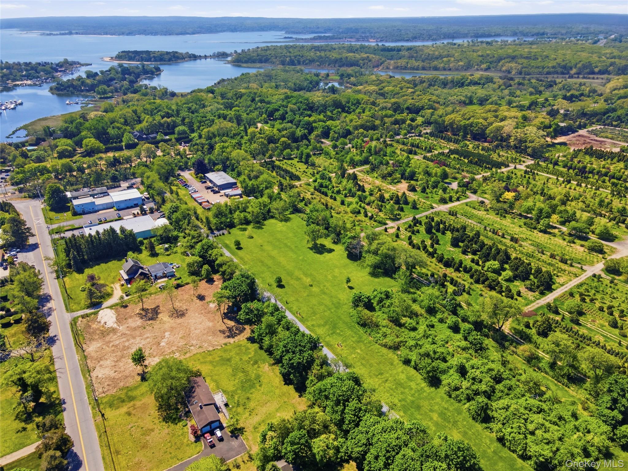  704 Hubbard Avenue, Aquebogue, NY, 11901 - 物件實景