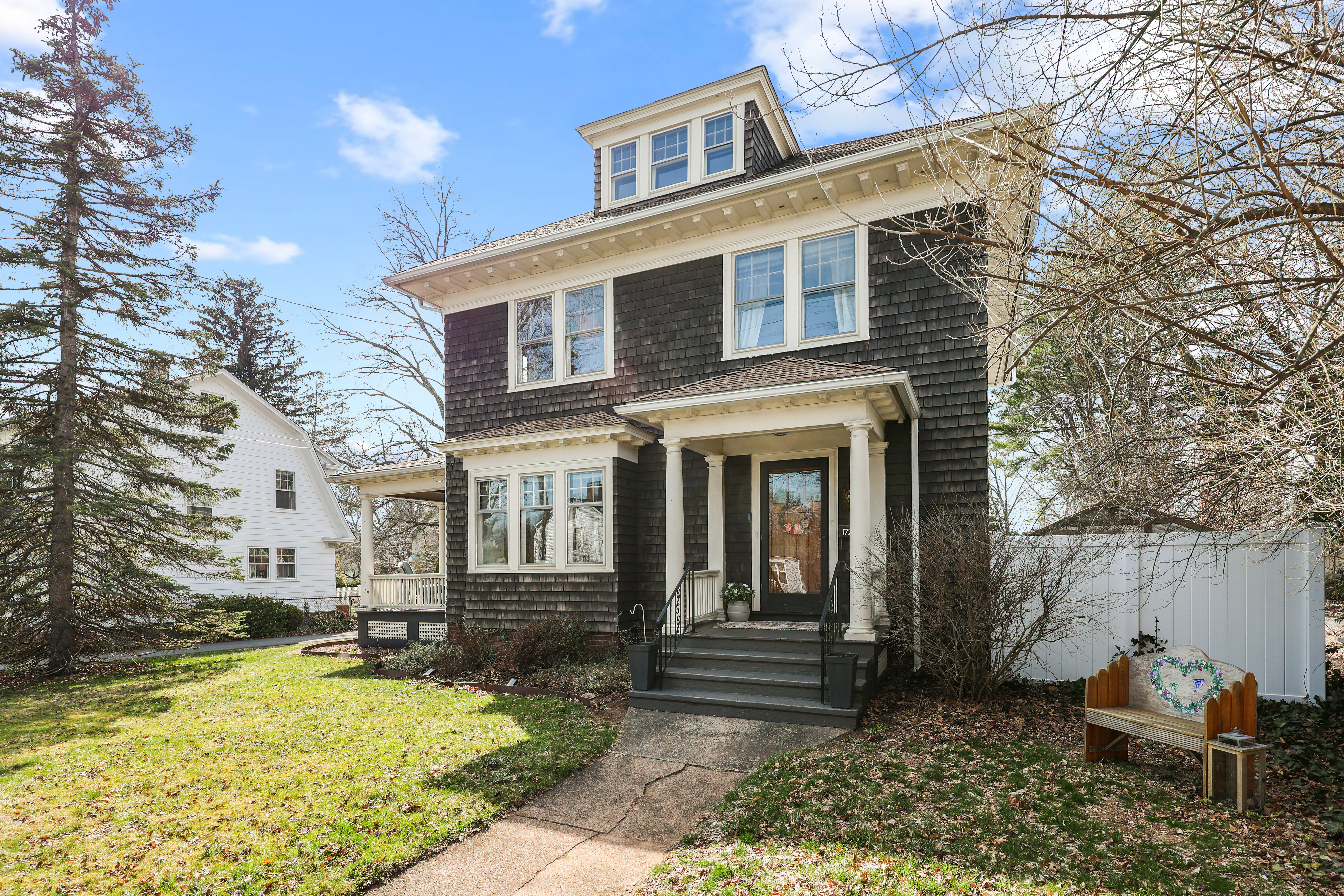  1720 Whitney Avenue - 物件實景