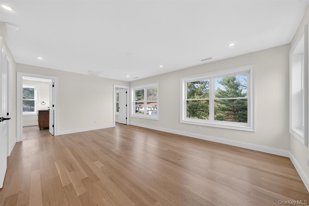 Hopewell Junction, New York, 12533, United States, 2 Bedrooms Bedrooms, ,4 BathroomsBathrooms,Residential,For Sale,2006388