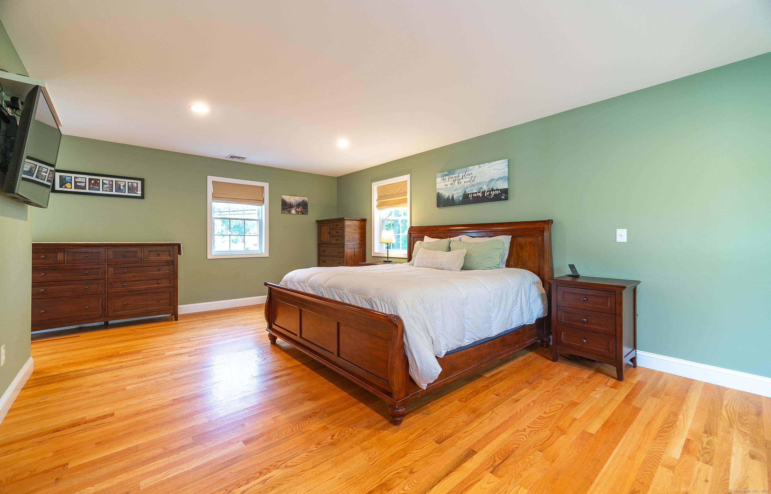 Southington, Connecticut, 06489, United States, 4 Bedrooms Bedrooms, ,4 BathroomsBathrooms,Residential,For Sale,1938423