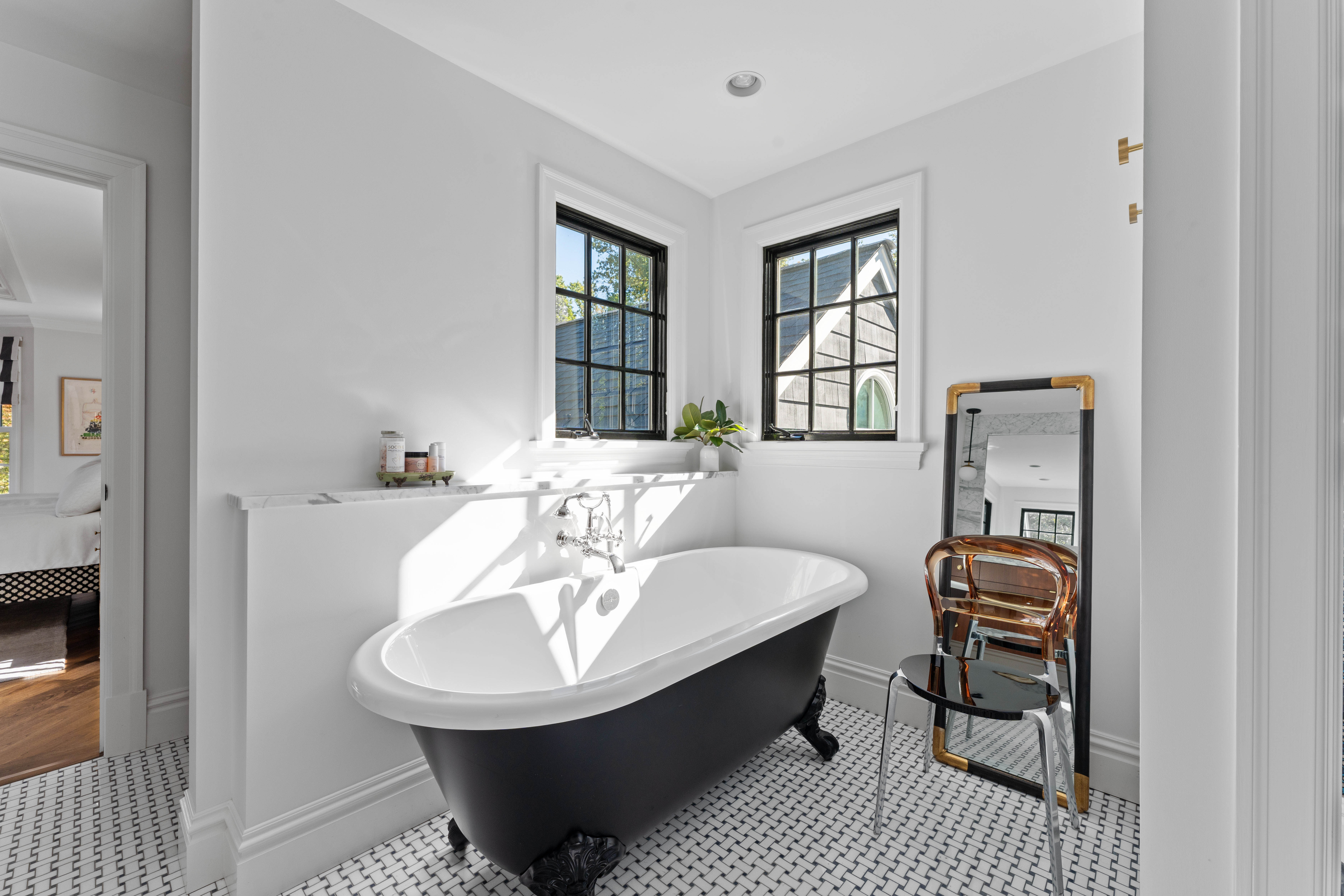  Stunning Private Estate Tucked Away on one of Ladue