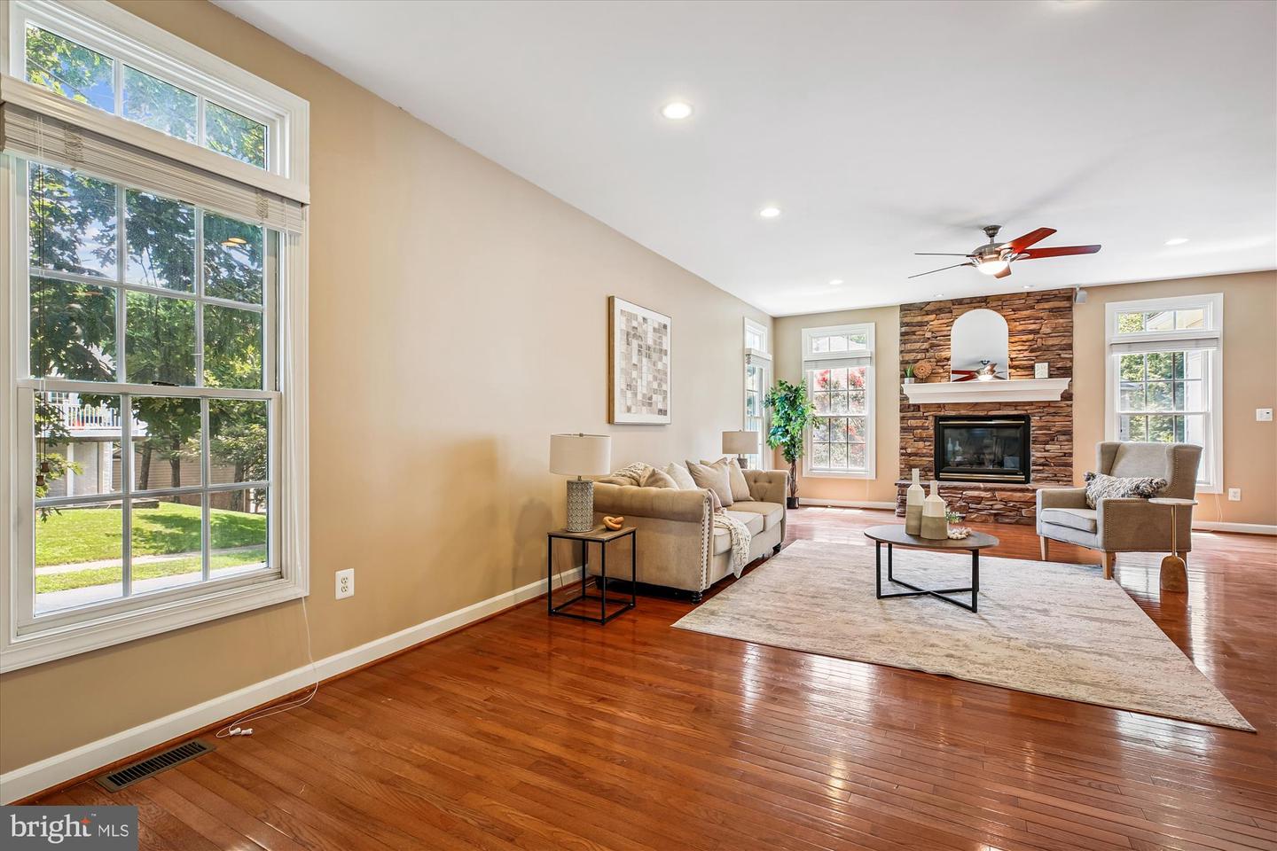 Gaithersburg, Maryland, 20878, United States, 5 Bedrooms Bedrooms, ,5 BathroomsBathrooms,Residential,For Sale,1907649