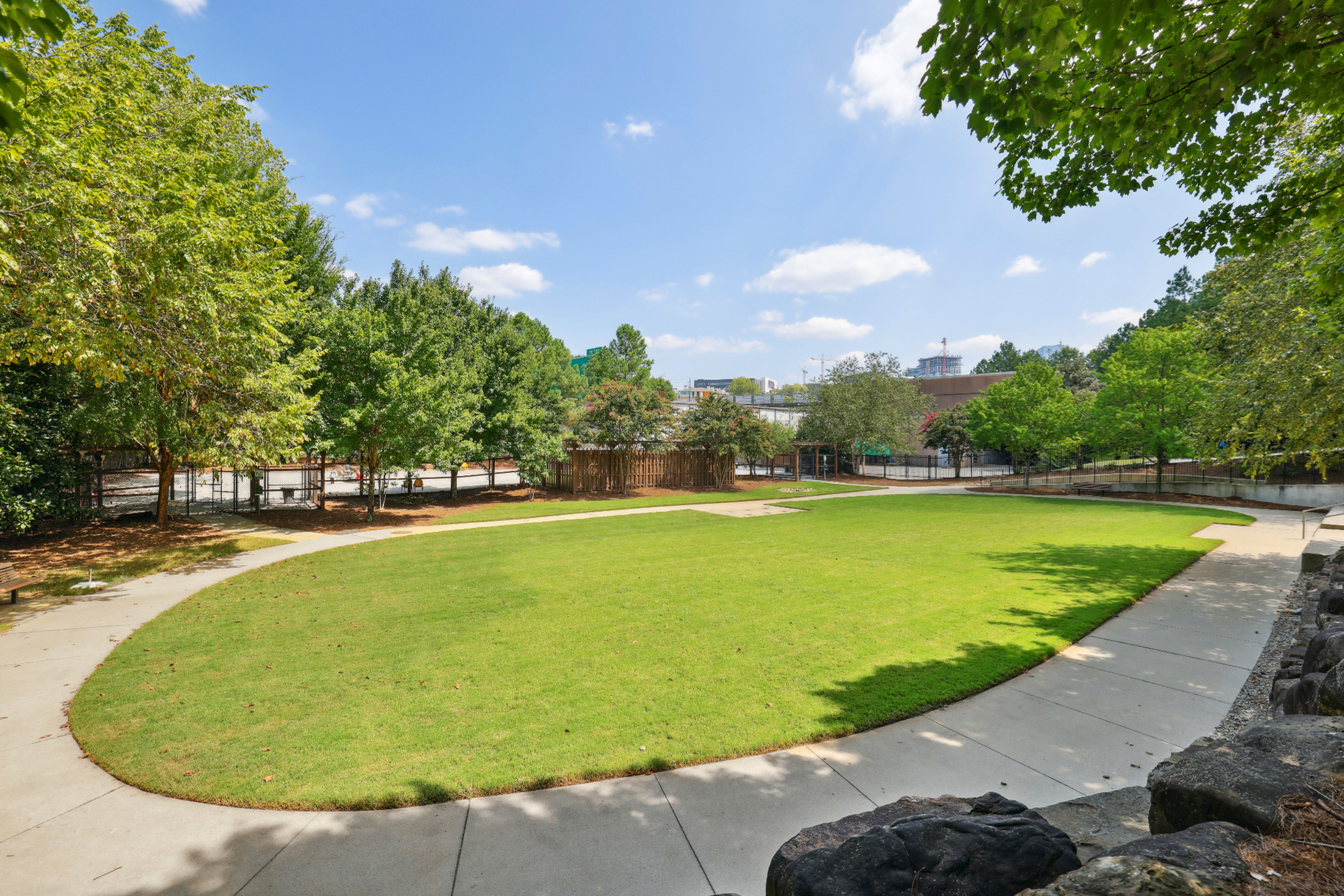  Charming Loring Heights Bungalow in a Park-side Setting - 物件實景