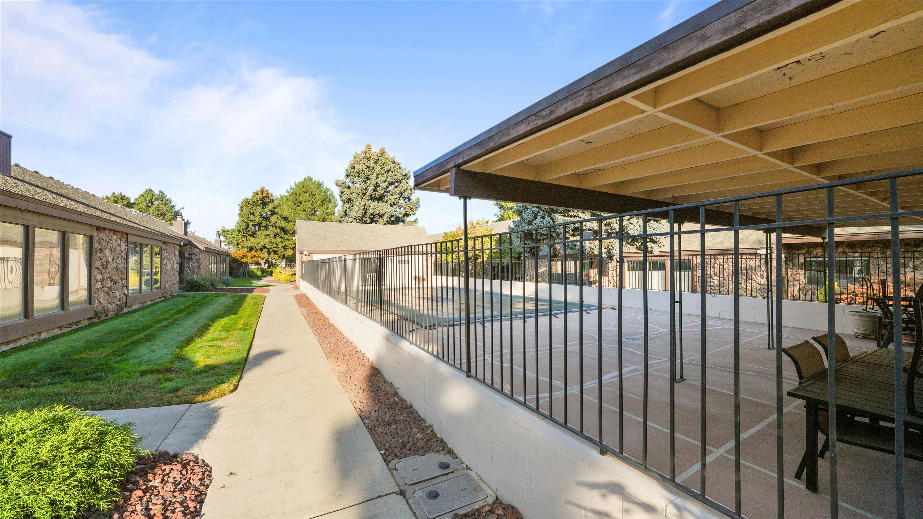  Updated and move in ready - 物件實景