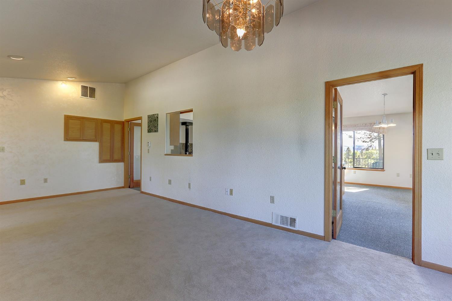 Grass Valley, California, 95949, United States, 3 Bedrooms Bedrooms, ,3 BathroomsBathrooms,Residential,For Sale,1842602