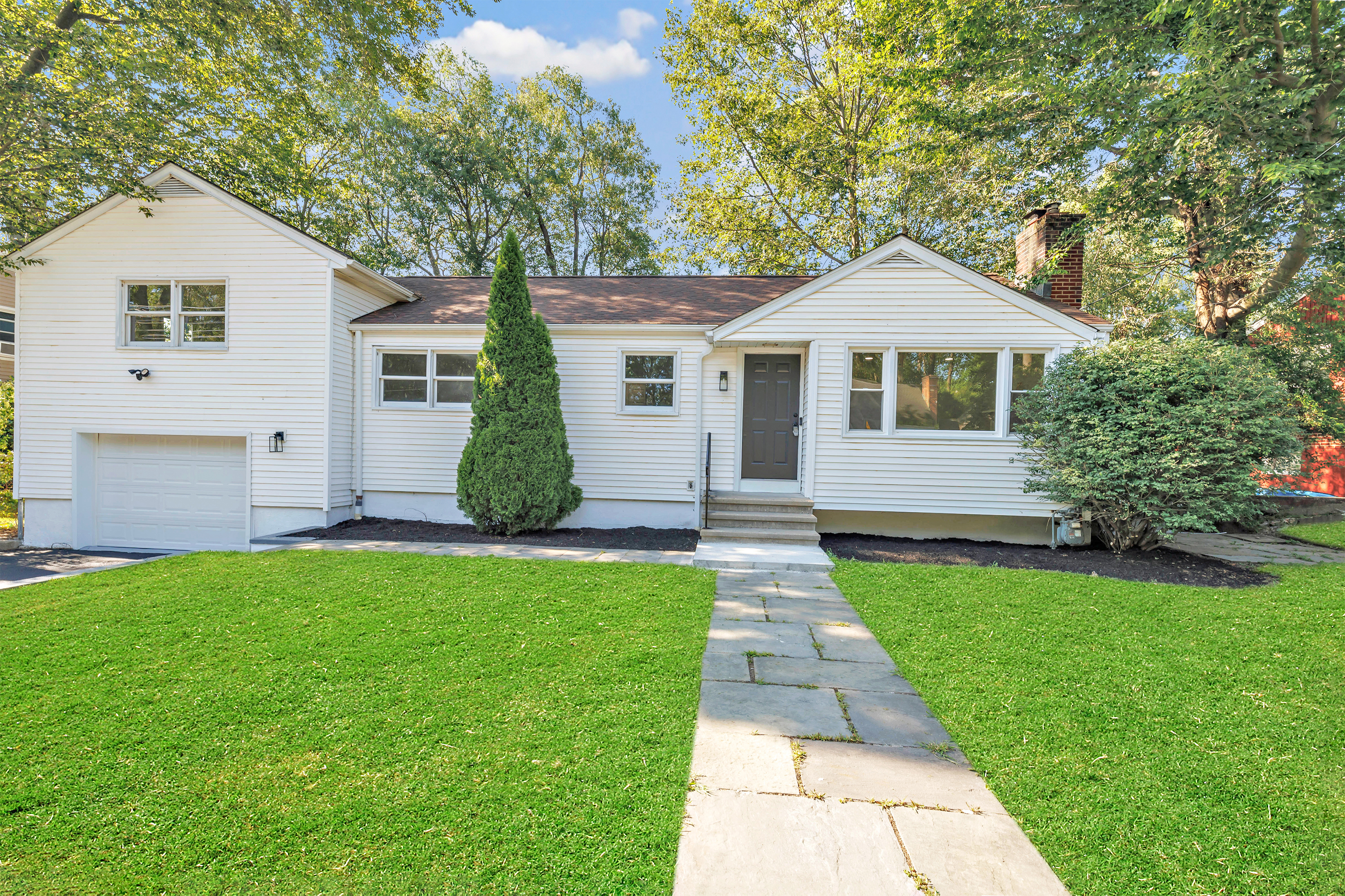 bridgeport, Connecticut, 06606, United States, 4 Bedrooms Bedrooms, ,3 BathroomsBathrooms,Residential,For Sale,1903043