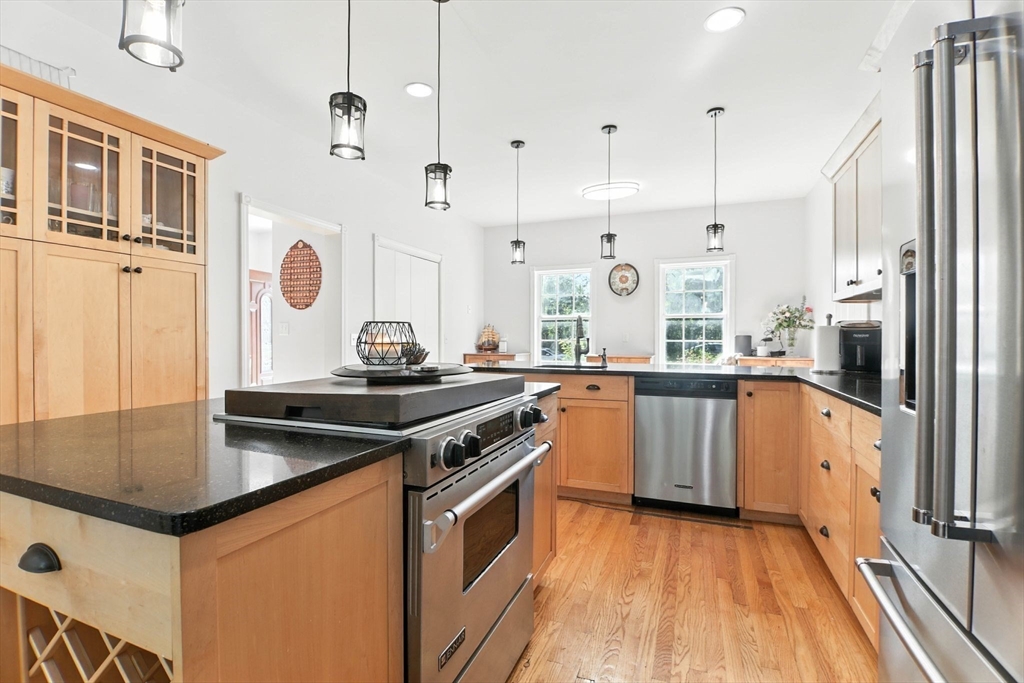 Westfield, Massachusetts, 01085, United States, 4 Bedrooms Bedrooms, ,3 BathroomsBathrooms,Residential,For Sale,1942003