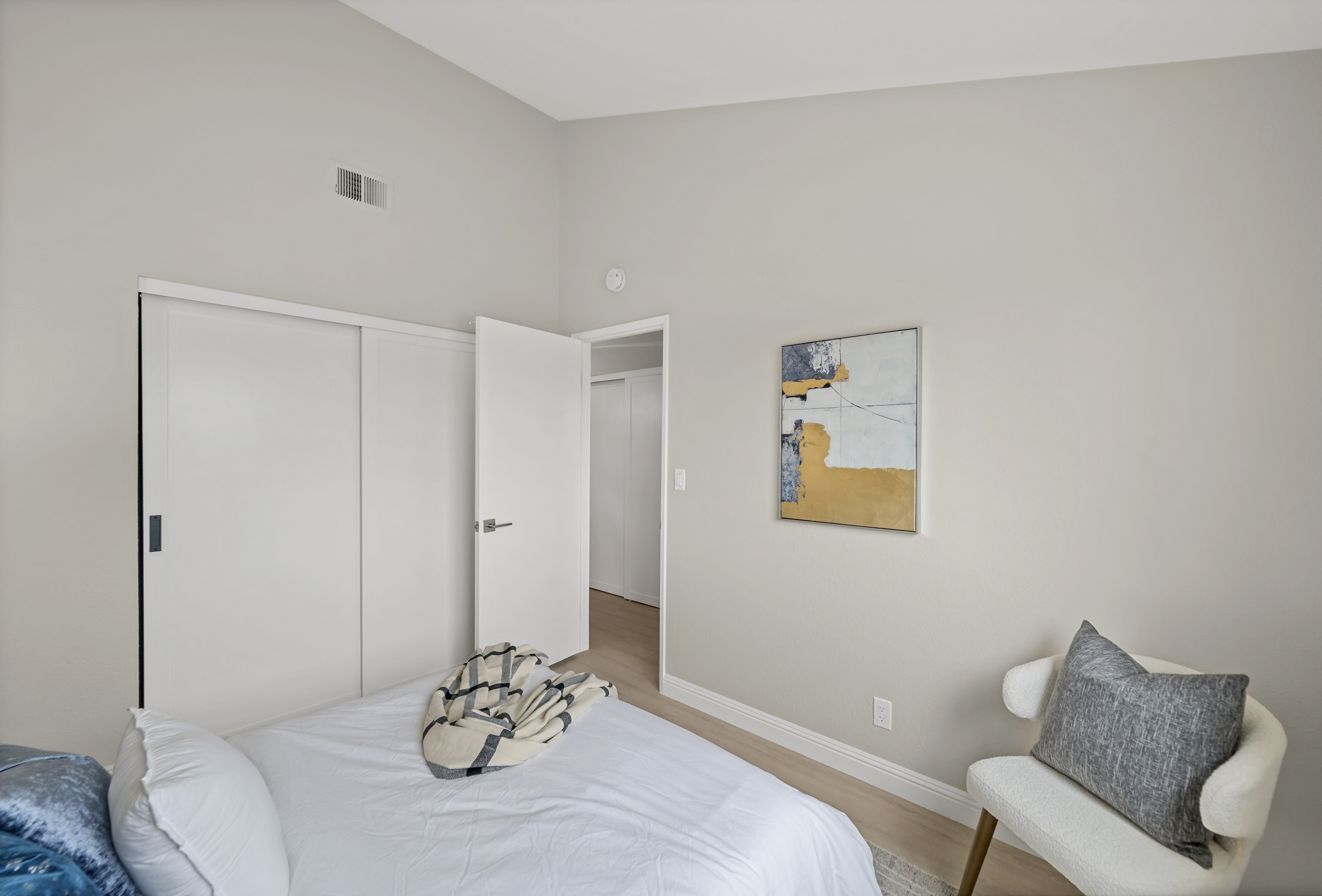  Designer-Appointed Forest Park Home with Seamless Indoor-Outdoor Living - 物件實景