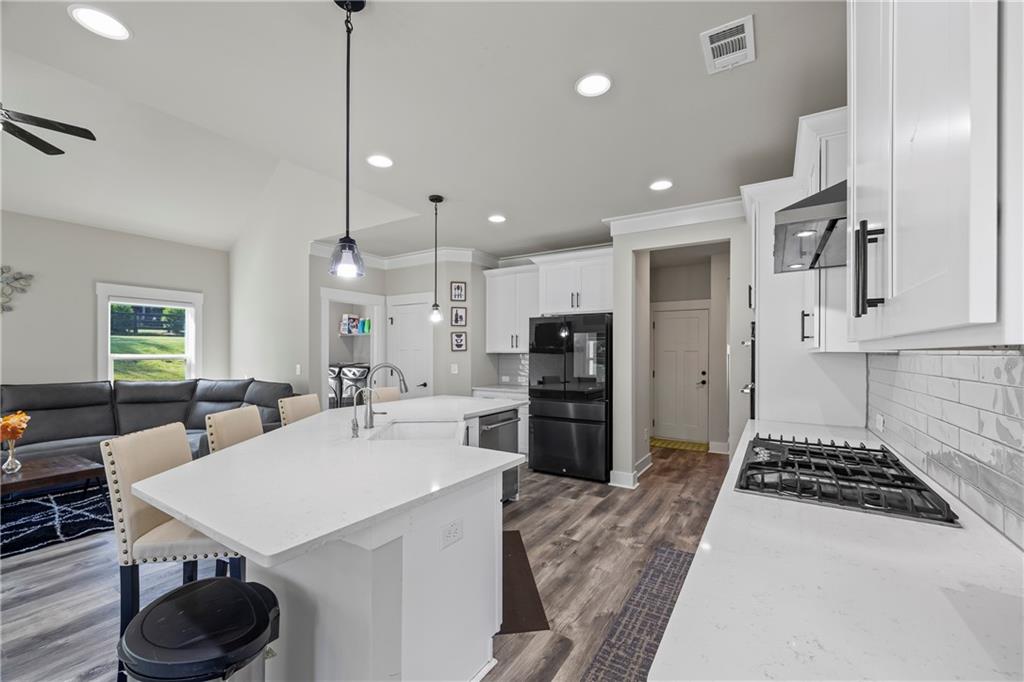 Cumming, Georgia, 30041, United States, 4 Bedrooms Bedrooms, ,5 BathroomsBathrooms,Residential,For Sale,1977263