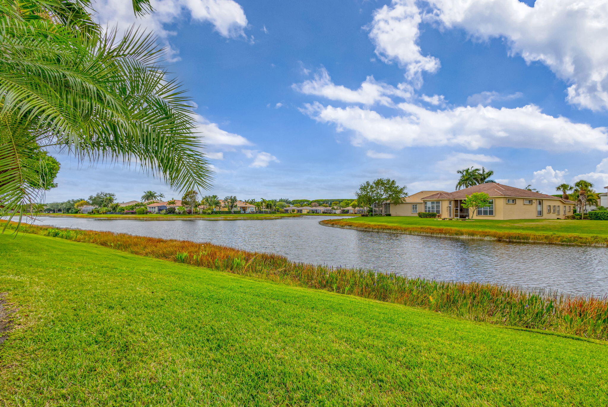 Wellington, Florida, 33411, United States, 2 Bedrooms Bedrooms, ,2 BathroomsBathrooms,Residential,For Sale,1807724