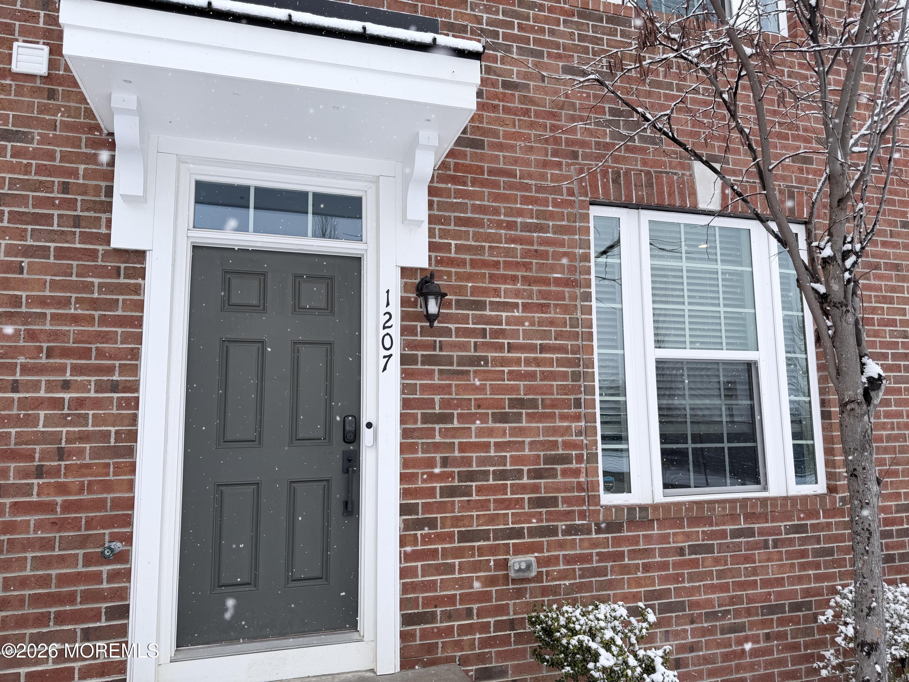 Parlin, New Jersey, 08859, United States, 3 Bedrooms Bedrooms, ,3 BathroomsBathrooms,Residential,For Sale,2010964