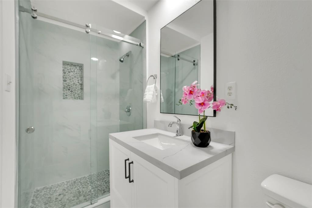 200 Silverleaf Drive, Fort Worth, Texas, 76112, United States, 5 Bedrooms Bedrooms, ,6 BathroomsBathrooms,Residential,For Sale,200 Silverleaf Drive,1618780