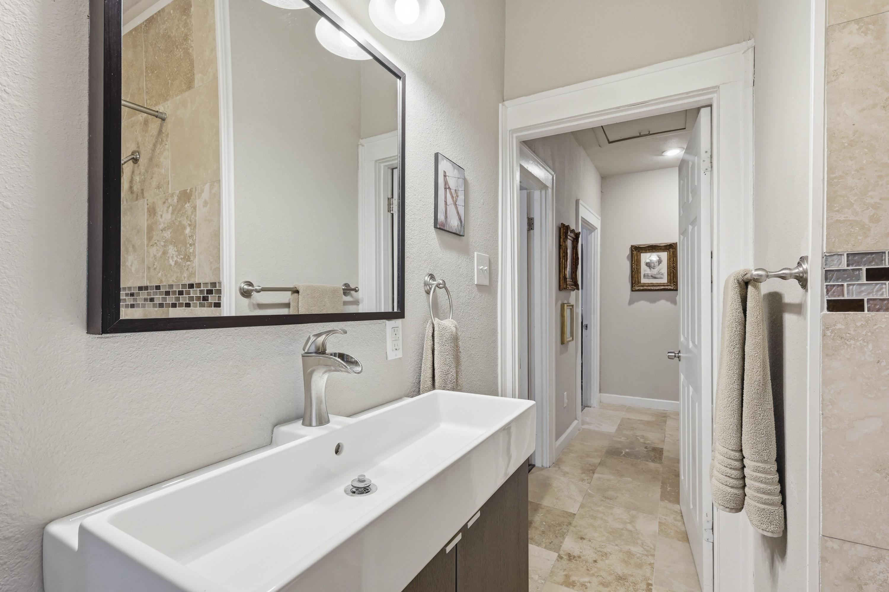  1300 Buck Avenue, Fort Worth, TX, 76110 - 物件實景