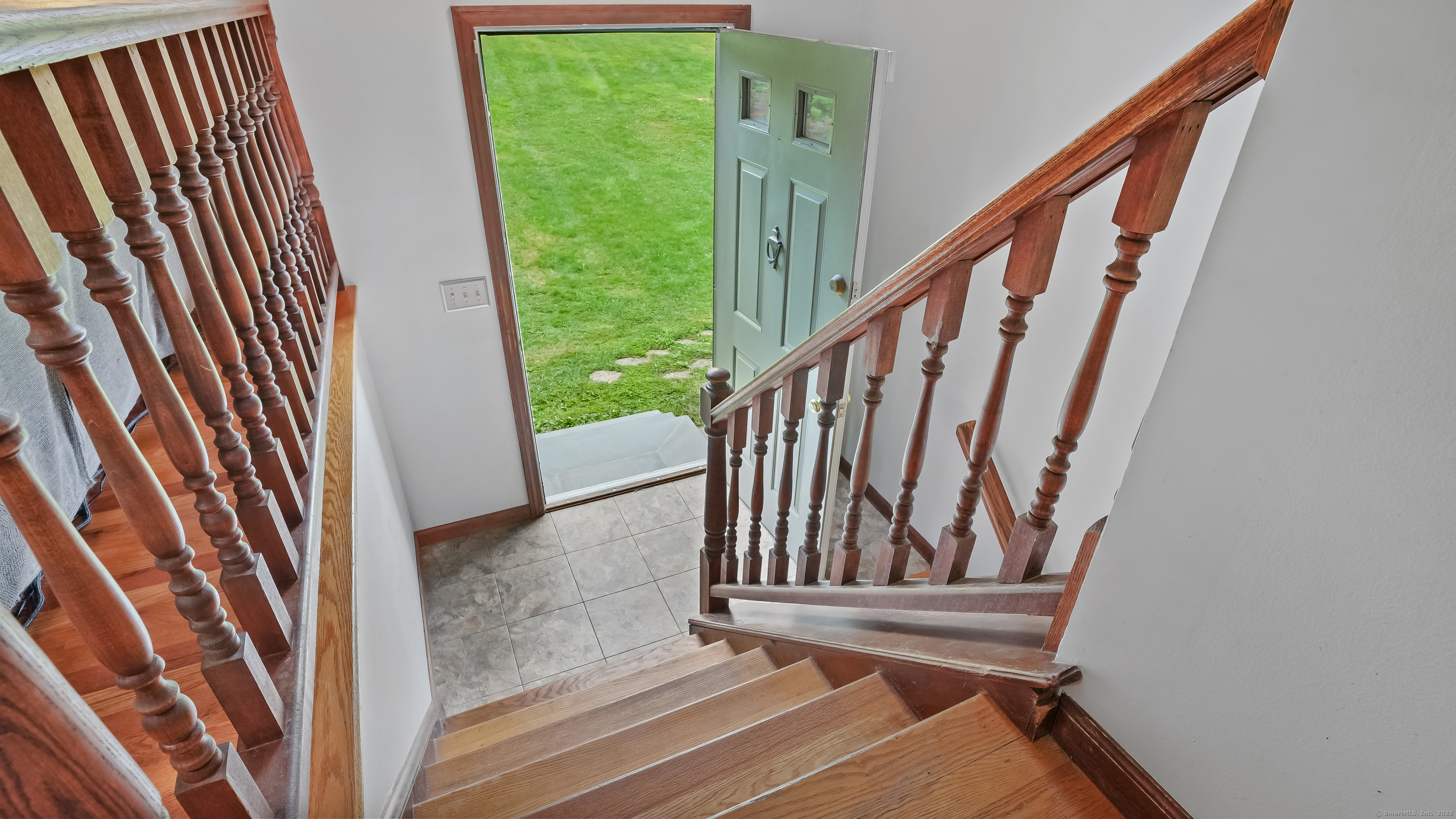 New Milford, Connecticut, 06776, United States, 3 Bedrooms Bedrooms, ,3 BathroomsBathrooms,Residential,For Sale,1924993