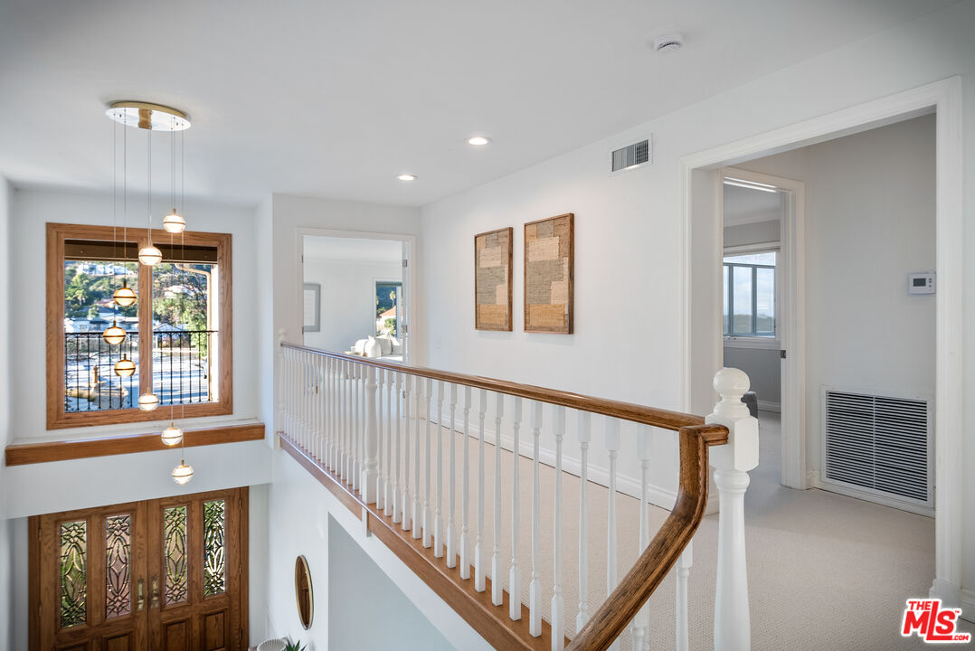 Malibu, California, 90265, United States, 4 Bedrooms Bedrooms, ,3 BathroomsBathrooms,Residential,For Sale,2001973