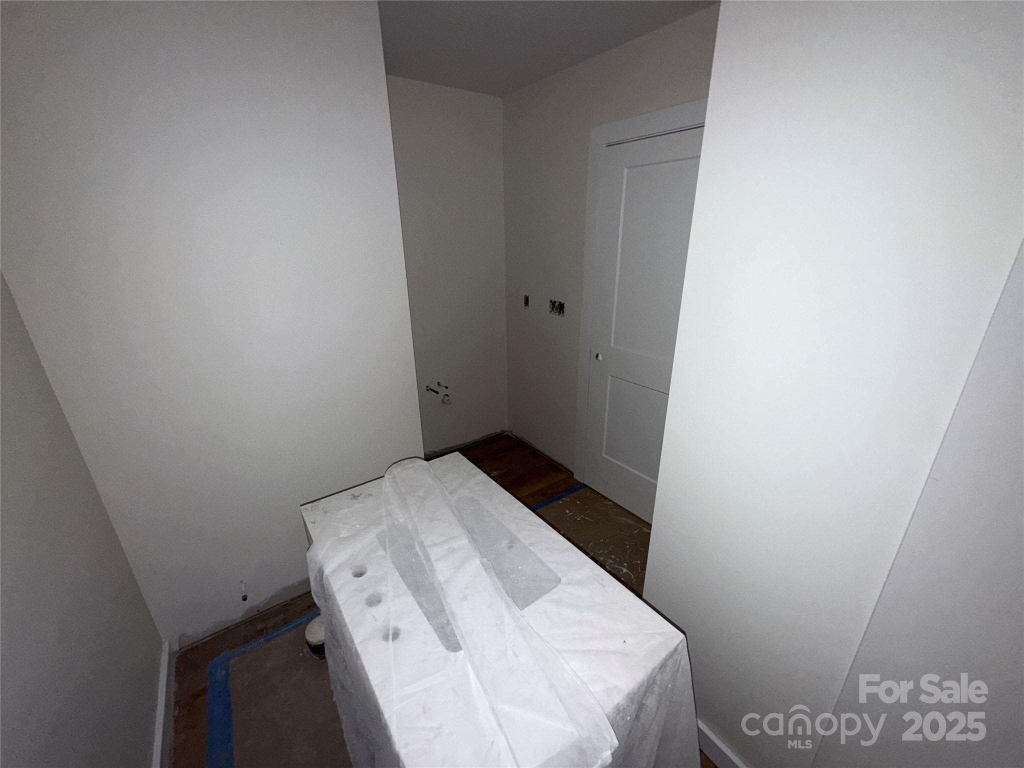 Lenoir, North Carolina, 28645, United States, 4 Bedrooms Bedrooms, ,3 BathroomsBathrooms,Residential,For Sale,1906492