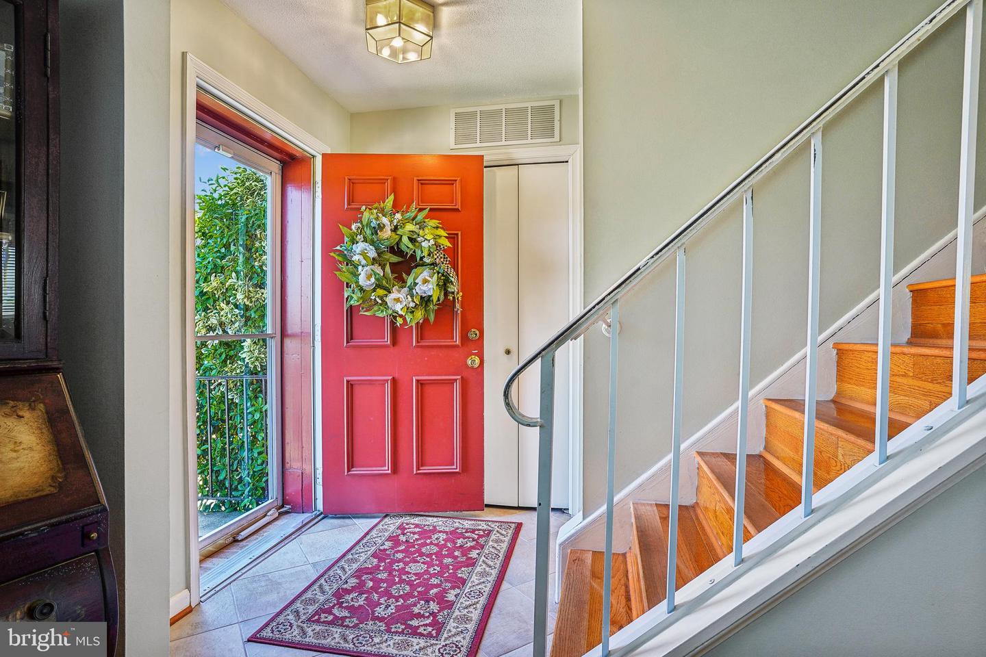 Annandale, Virginia, 22003, United States, 3 Bedrooms Bedrooms, ,4 BathroomsBathrooms,Residential,For Sale,2001924