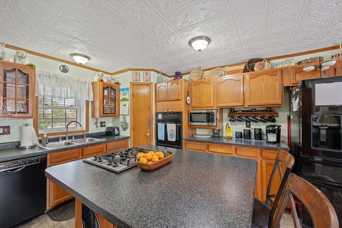 Cheyenne, Wyoming, 82009, United States, 5 Bedrooms Bedrooms, ,2 BathroomsBathrooms,Residential,For Sale,2048903