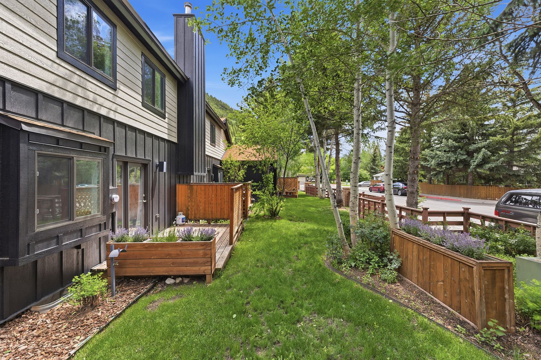  Creekside Village Condominium - 物件實景