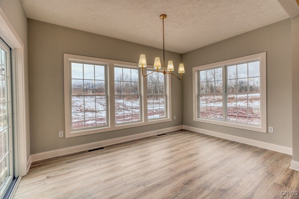 Baldwinsville, New York, 13027, United States, 4 Bedrooms Bedrooms, ,3 BathroomsBathrooms,Residential,For Sale,1906814
