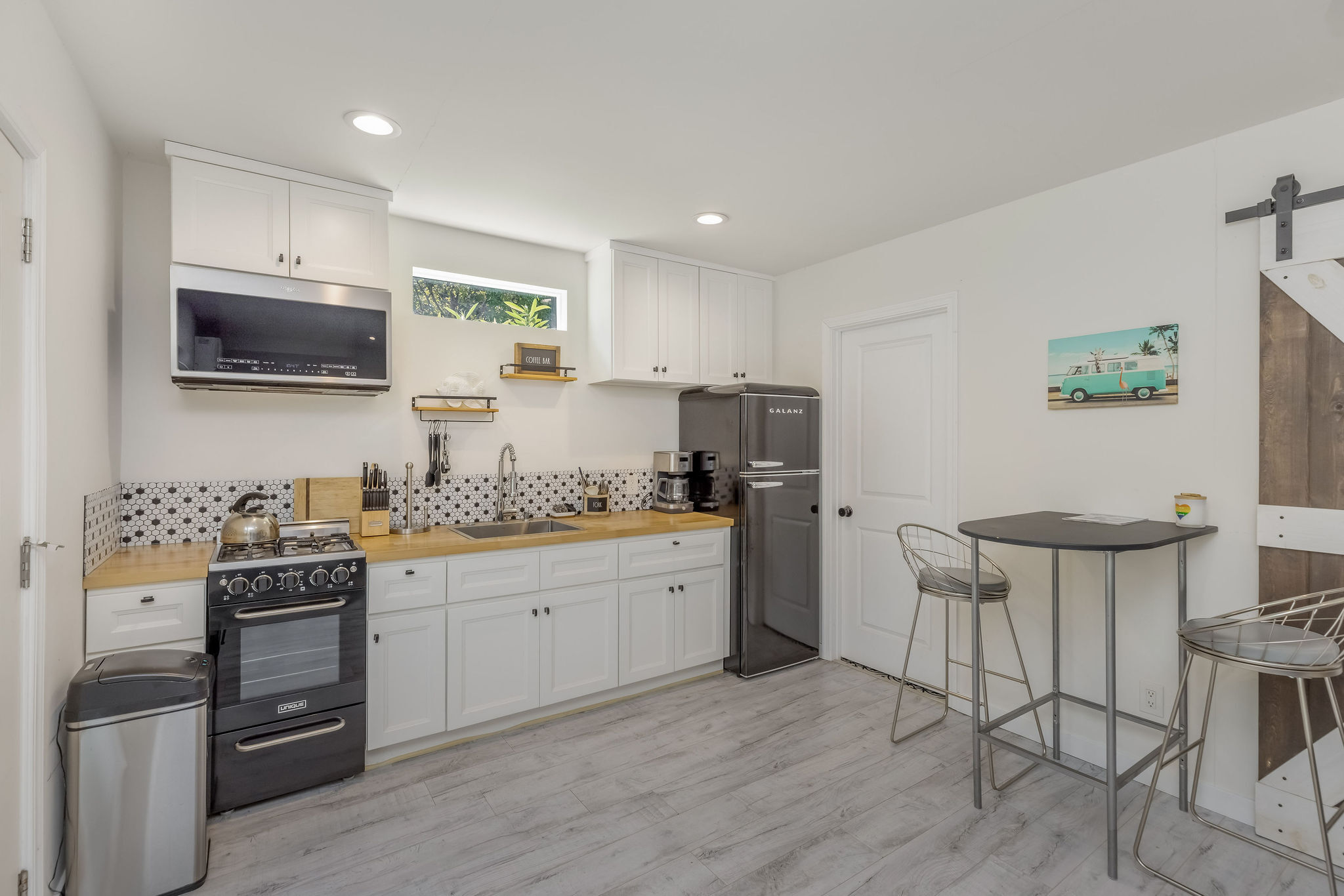  4931 Coolidge Ave - 物件實景
