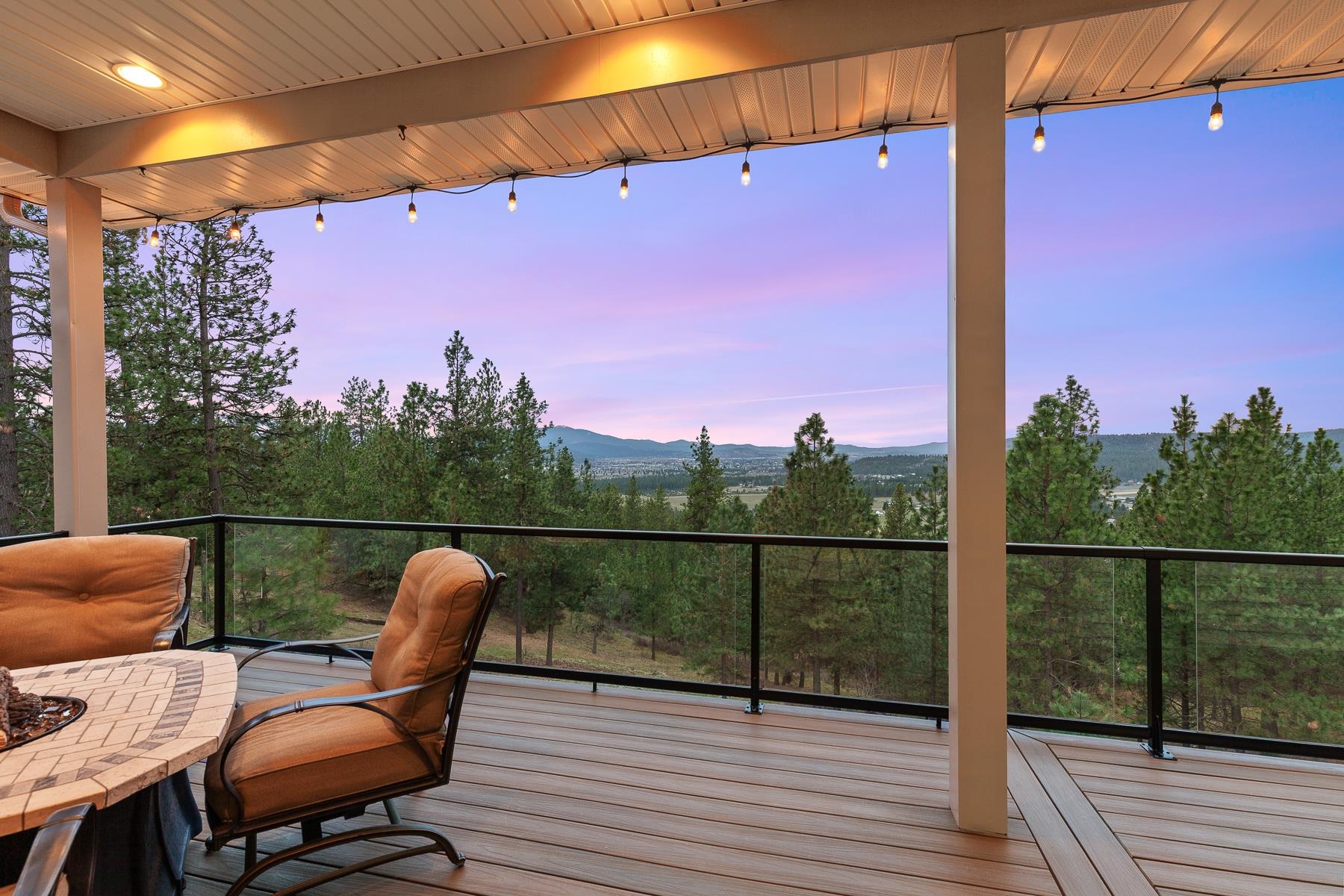 Newman Lake, Washington, 99025, United States, 3 Bedrooms Bedrooms, ,4 BathroomsBathrooms,Residential,For Sale,2028659
