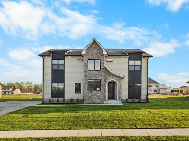 Clarksville, Tennessee, 37043, United States, 5 Bedrooms Bedrooms, ,4 BathroomsBathrooms,Residential,For Sale,1973971