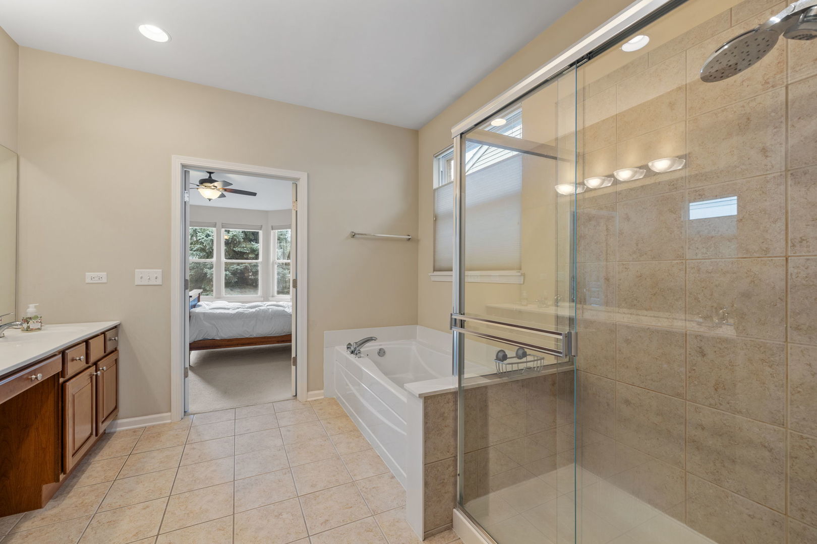 Orland Park, Illinois, 60462, United States, 2 Bedrooms Bedrooms, ,2 BathroomsBathrooms,Residential,For Sale,1941007