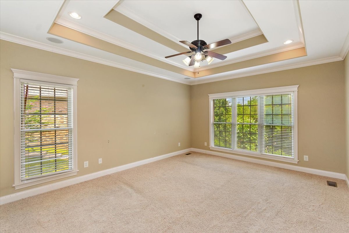 Clarksville, Tennessee, 37043, United States, 4 Bedrooms Bedrooms, ,4 BathroomsBathrooms,Residential,For Sale,1933080