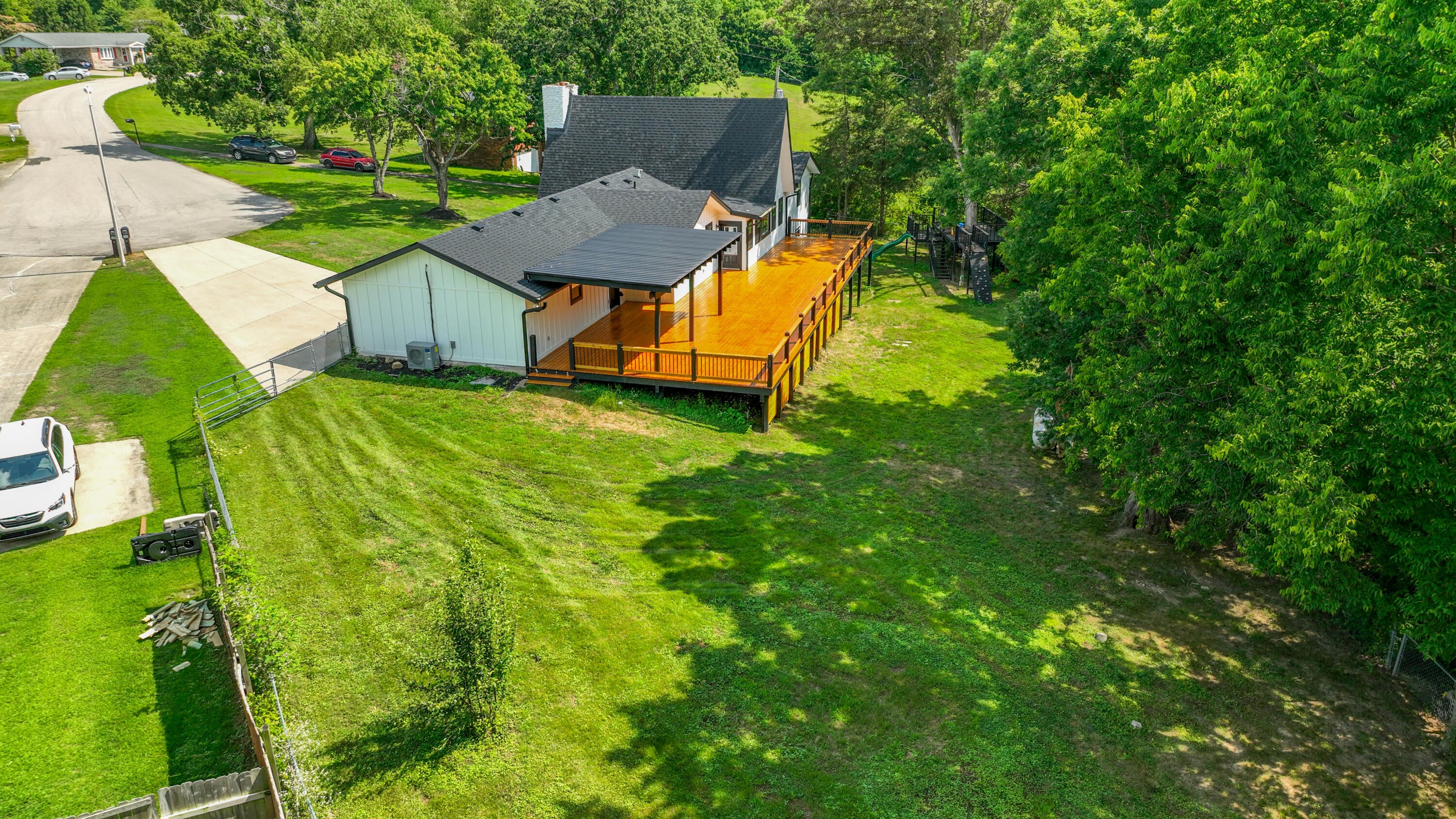 Berea, Kentucky, 40403, United States, 4 Bedrooms Bedrooms, ,4 BathroomsBathrooms,Residential,For Sale,1979235