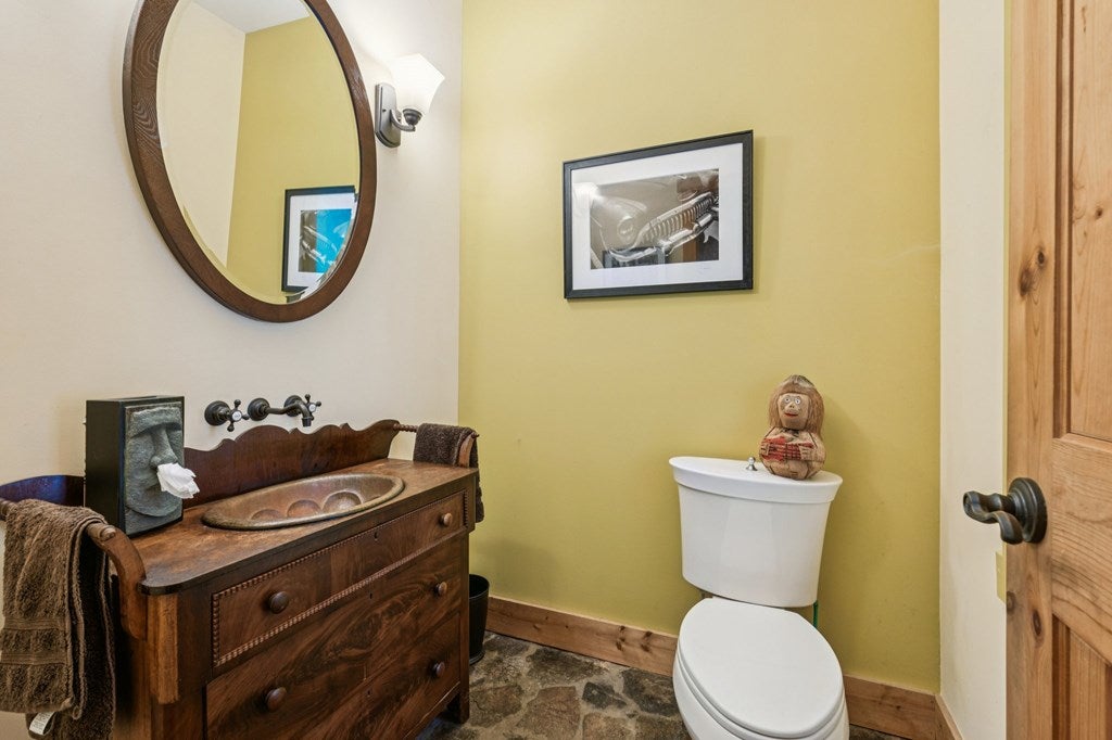 Ellijay, Georgia, 30540, United States, 3 Bedrooms Bedrooms, ,4 BathroomsBathrooms,Residential,For Sale,1952402