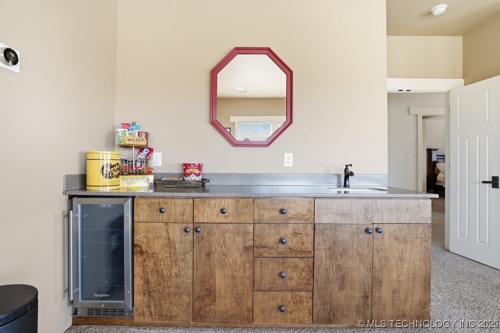 Jenks, Oklahoma, 74037, United States, 5 Bedrooms Bedrooms, ,6 BathroomsBathrooms,Residential,For Sale,1989076