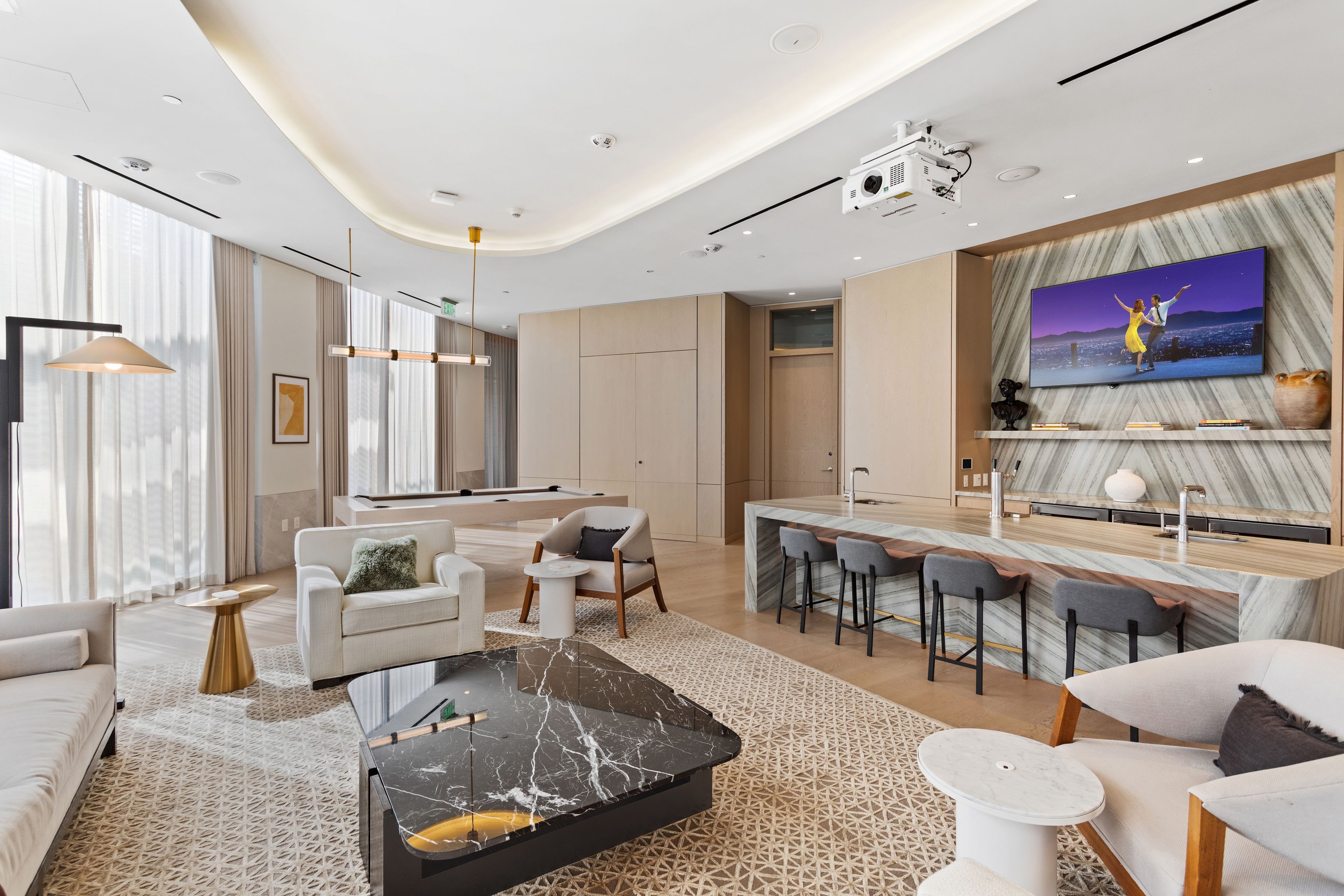  211 West Elm Court - 物件實景