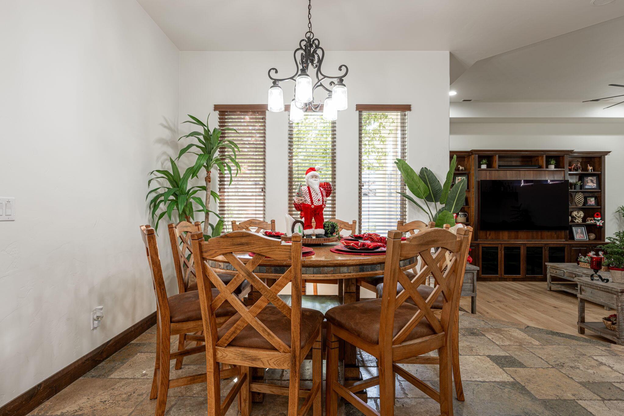 St George, Utah, 84790, United States, 5 Bedrooms Bedrooms, ,4 BathroomsBathrooms,Residential,For Sale,2006335