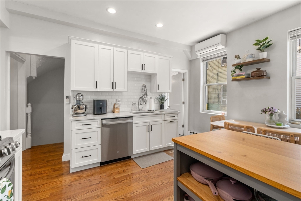 Boston, Massachusetts, 02127, United States, 2 Bedrooms Bedrooms, ,2 BathroomsBathrooms,Residential,For Sale,1939298