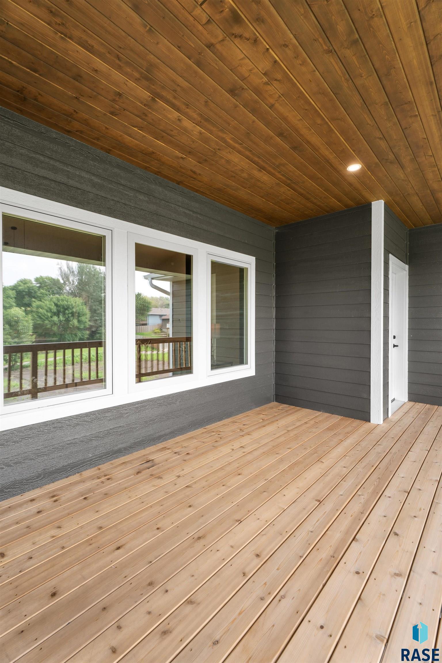 Sioux Falls, South Dakota, 57110, United States, 4 Bedrooms Bedrooms, ,2 BathroomsBathrooms,Residential,For Sale,1974894