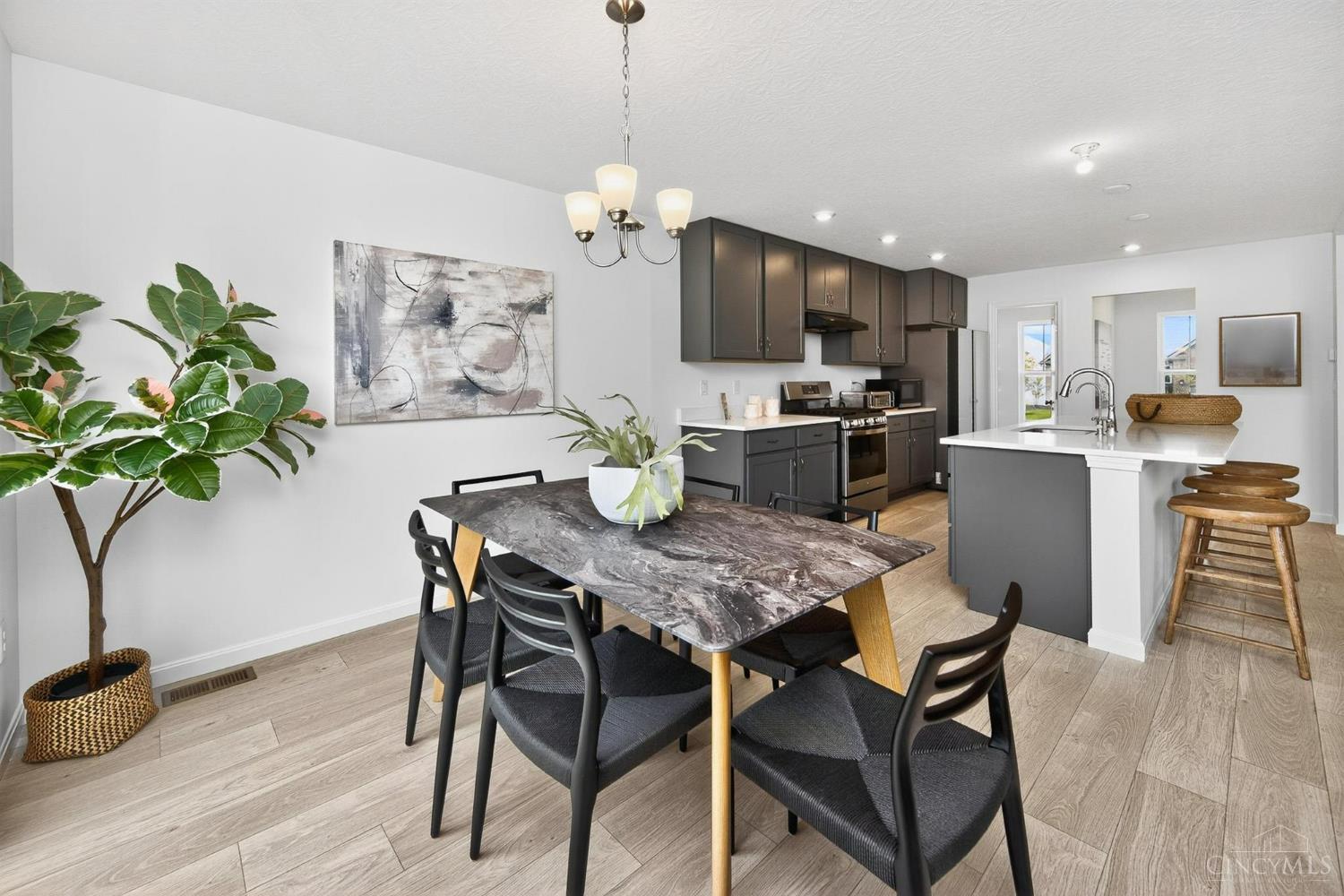 Turtle Creek Twp, Ohio, 45036, United States, 5 Bedrooms Bedrooms, ,4 BathroomsBathrooms,Residential,For Sale,1890162