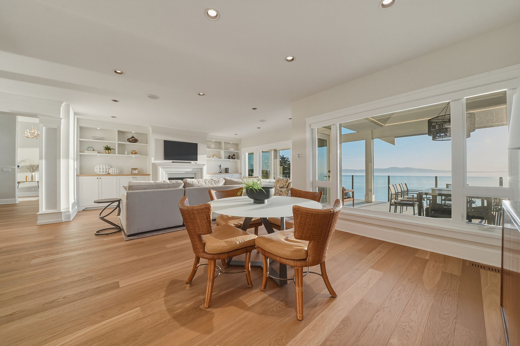  West Coast Oceanfront Home - 物件實景