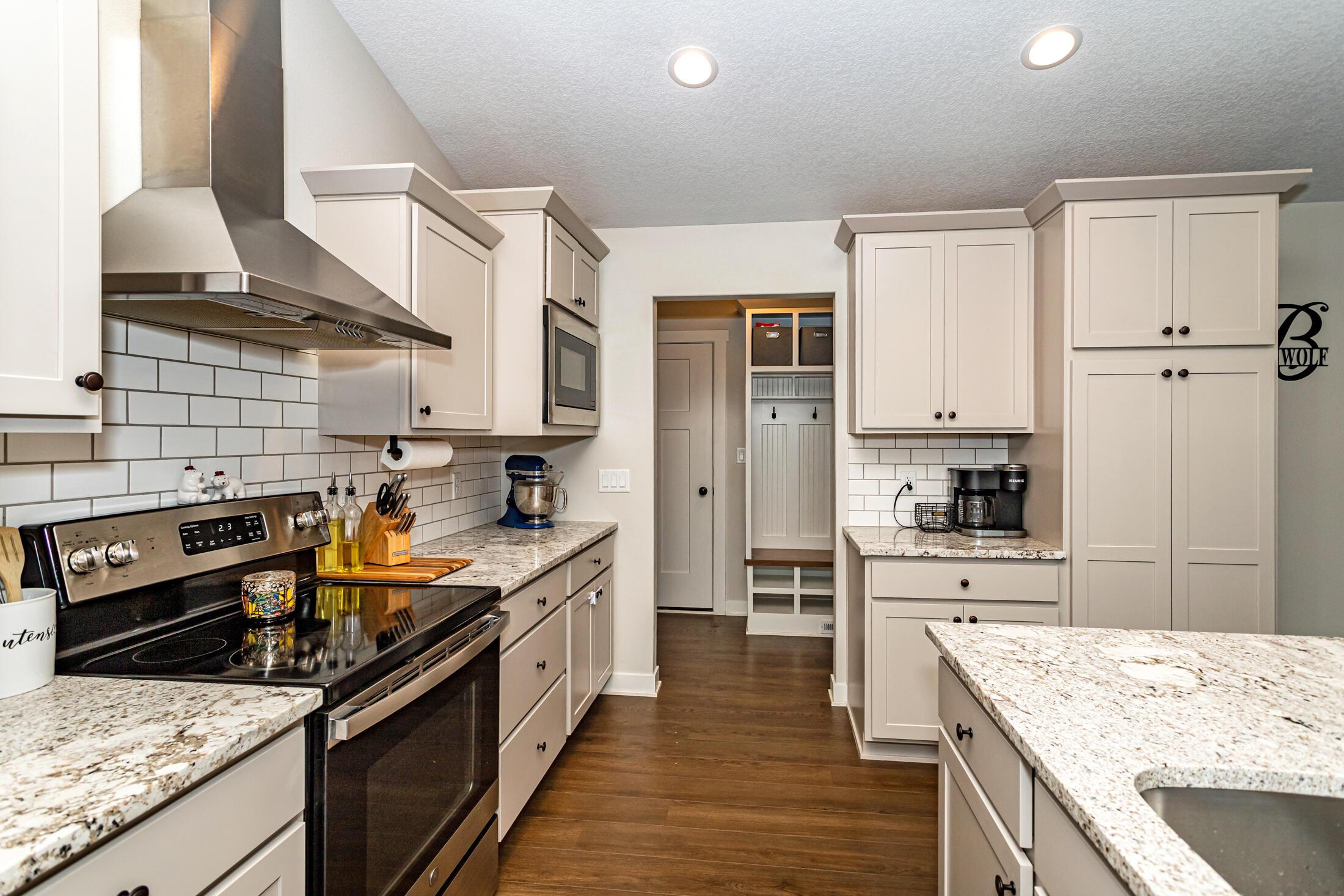 Huxley, Iowa, 50124, United States, 4 Bedrooms Bedrooms, ,3 BathroomsBathrooms,Residential,For Sale,1980577