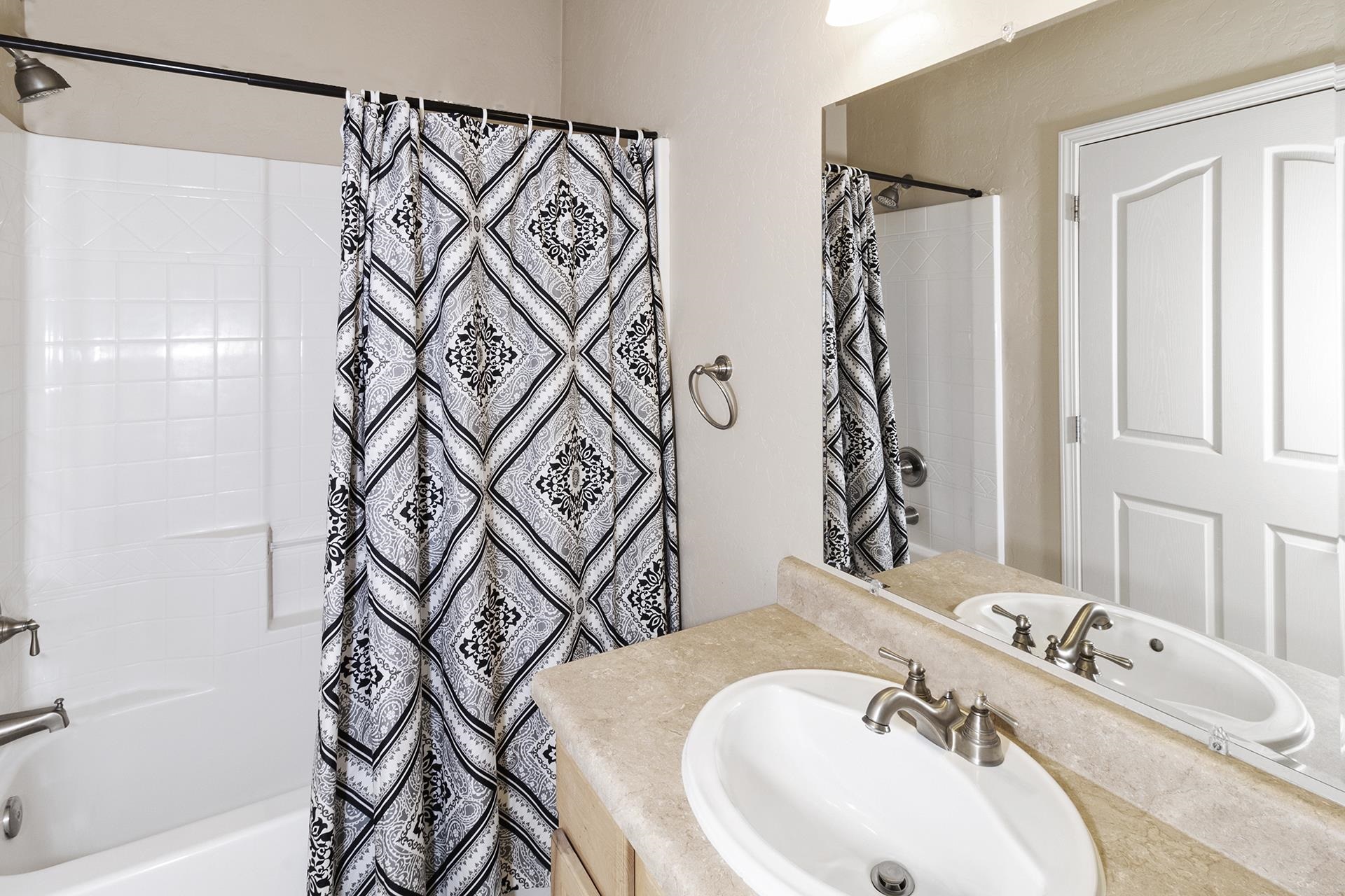 Fruita, Colorado, 81521, United States, 5 Bedrooms Bedrooms, ,3 BathroomsBathrooms,Residential,For Sale,1982065