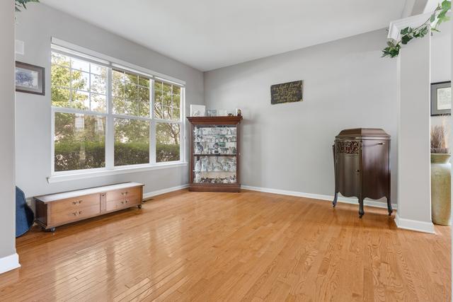 Huntley, Illinois, 60142, United States, 5 Bedrooms Bedrooms, ,3 BathroomsBathrooms,Residential,For Sale,1982974