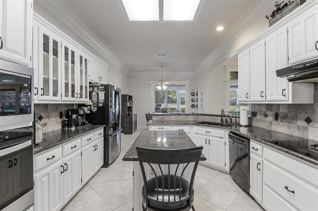 Mansfield, Texas, 76063, United States, 3 Bedrooms Bedrooms, ,3 BathroomsBathrooms,Residential,For Sale,1928562