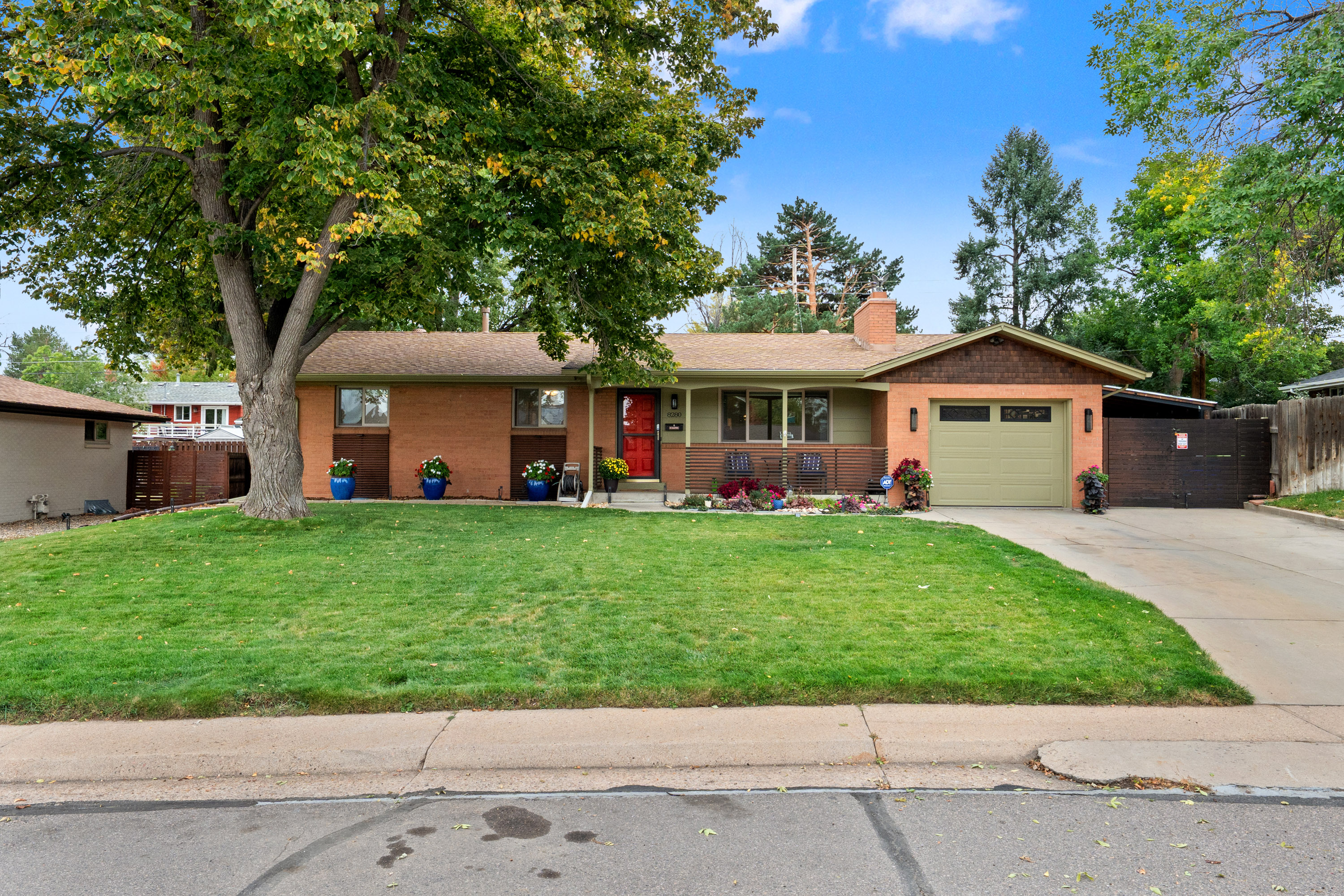  Beautifully Updated 5-Bedroom, 3-Bath Ranch - 物件實景