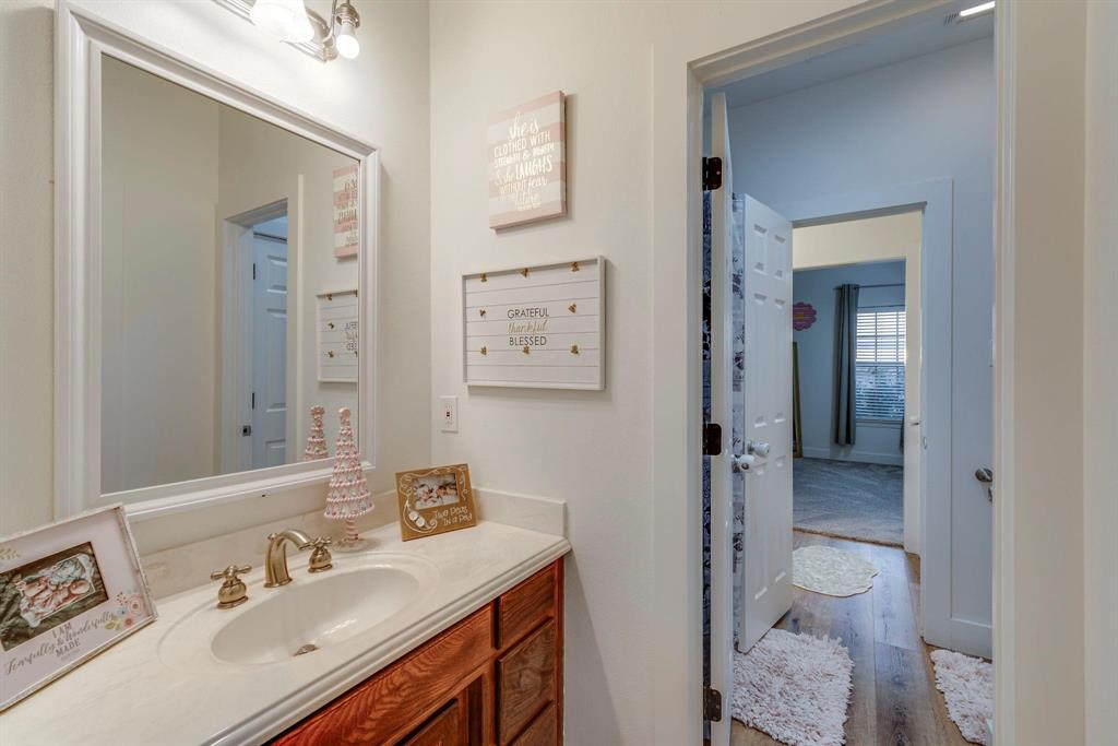 Midlothian, Texas, 76065, United States, 3 Bedrooms Bedrooms, ,3 BathroomsBathrooms,Residential,For Sale,1929128