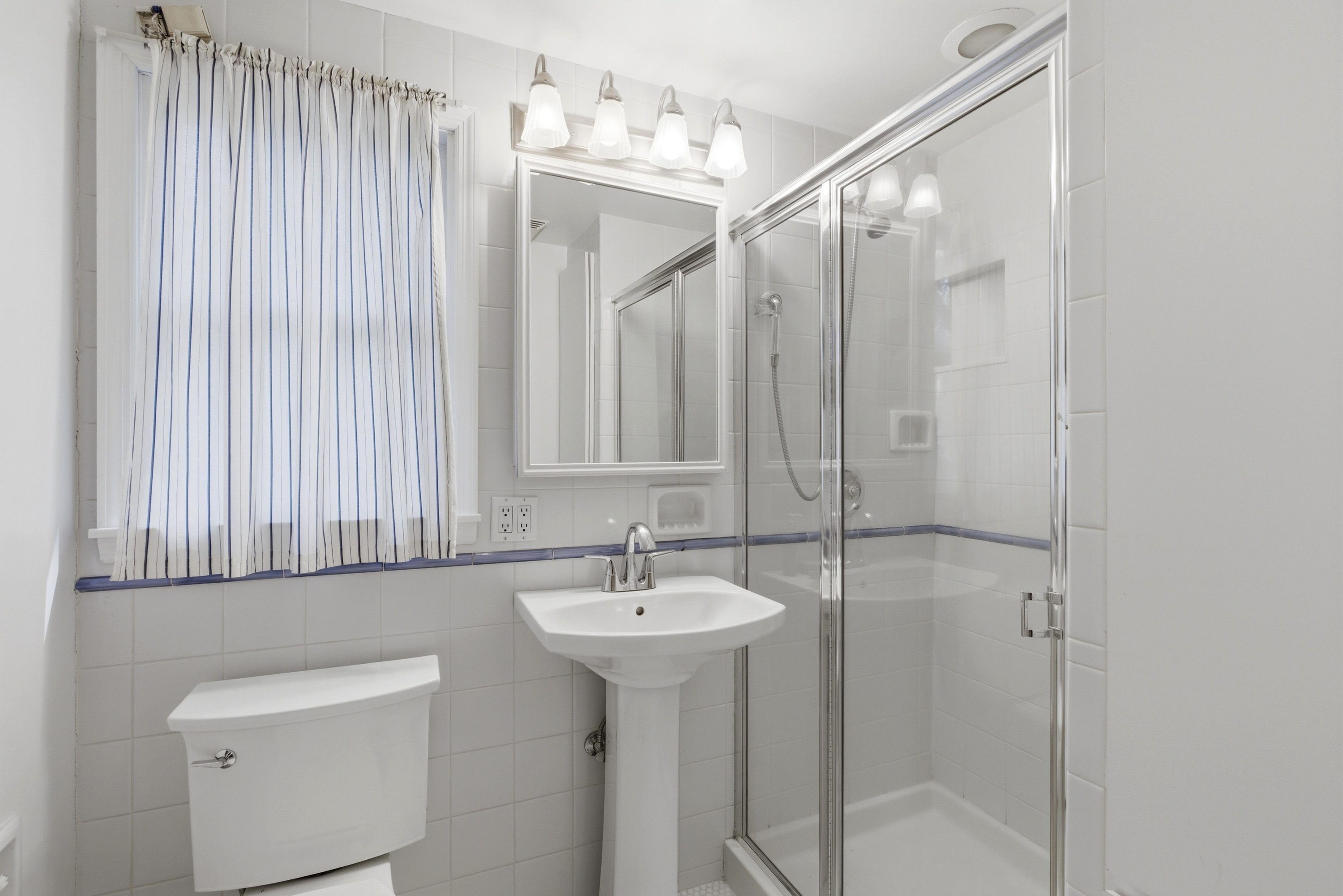  4 Waterview Lane, East Setauket, NY, 11733 - 物件實景