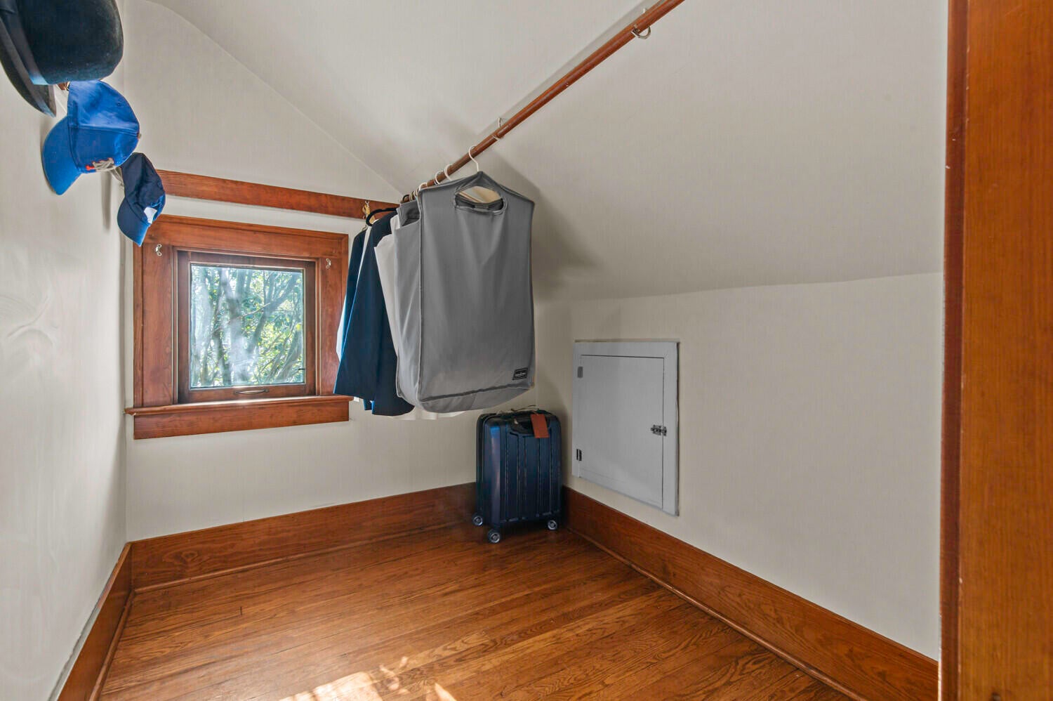 Ann Arbor, Michigan, 48103, United States, 4 Bedrooms Bedrooms, ,3 BathroomsBathrooms,Residential,For Sale,1991262