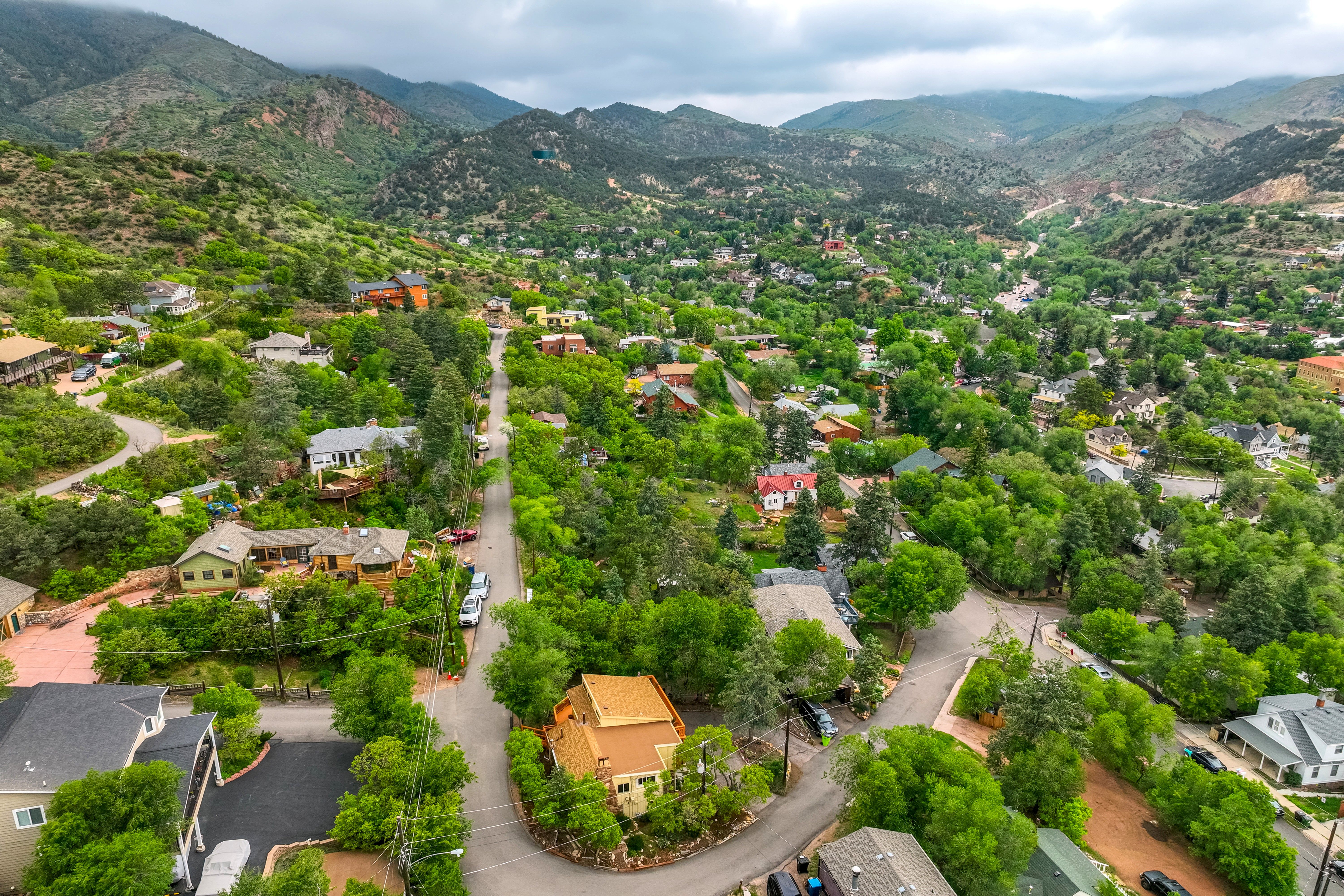  Extraordinary Mountain Retreat Perched Above the Heart of Manitou Springs - 物件實景